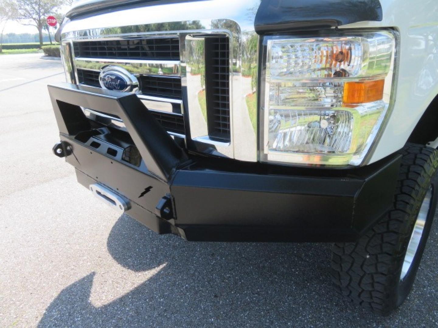 2014 White /GRAY Ford E-Series Wagon XLT (1FBSS3BL6ED) , AUTOMATIC transmission, located at 4301 Oak Circle #19, Boca Raton, FL, 33431, (954) 561-2499, 26.388861, -80.084038 - Photo#25